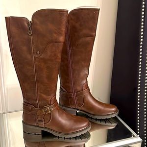 RIDING BOOTS